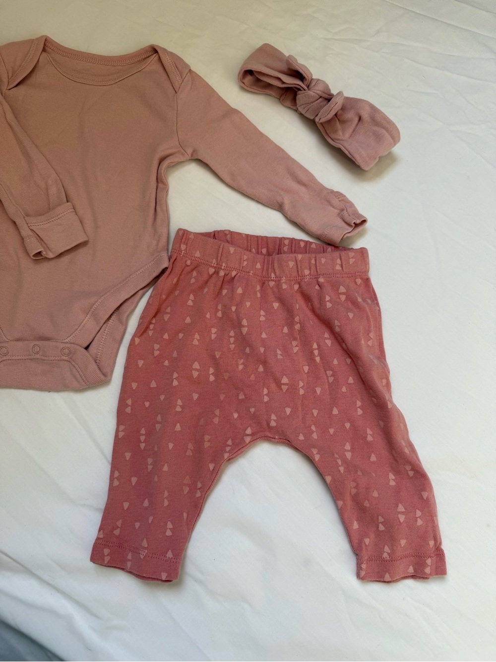 Old Navy Mauve Pink Infant Three Piece Set